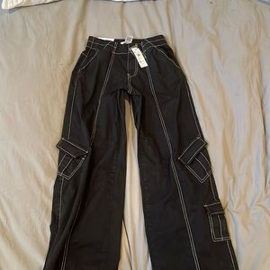 Selling low rise contrast cargos